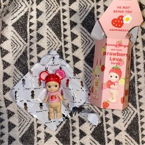 *AUTHENTIC* Sonny Angel Strawberry Love Mouse